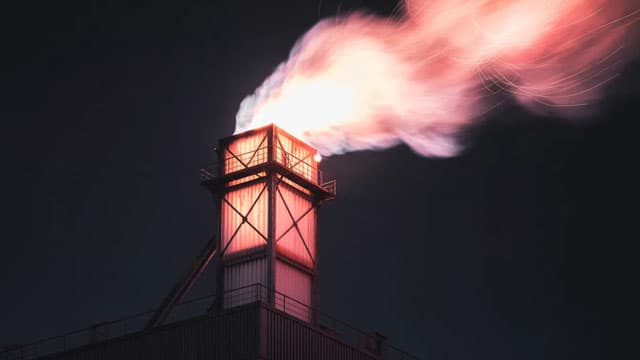 سهم Cenovus Energy يقفز 3.5% بدعم من أرباح قوية وانتعاش أسعار النفط