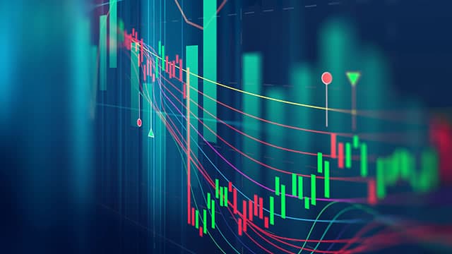 Gold Prices Slide Toward $4,400 as Robust US Jobs Data Boosts Fed Hike Odds