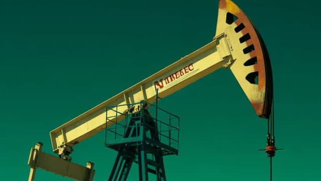 Shell Halts $3B Share Buybacks to Fund $16.4B ARC Acquisition